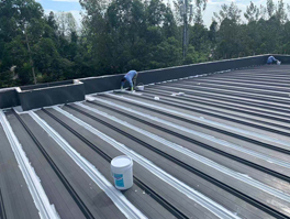 彩鋼瓦屋面出現漏水和生銹，該如何修復翻新？